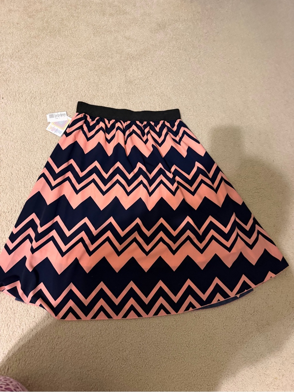 NWT Large LuLaRoe LLR Lola coral and navy chevron print skirt